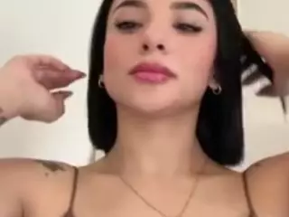 Kira Lopez's Live Sex Cam Show