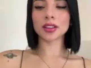 Kira Lopez's Live Sex Cam Show