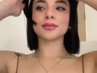 Kira Lopez's Live Sex Cam Show