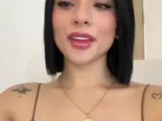 Kira Lopez's Live Sex Cam Show