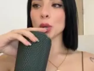 Kira Lopez's Live Sex Cam Show