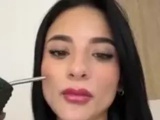 Kira Lopez's Live Sex Cam Show