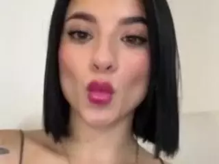 Kira Lopez's Live Sex Cam Show