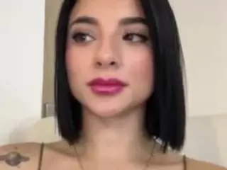 Kira Lopez's Live Sex Cam Show