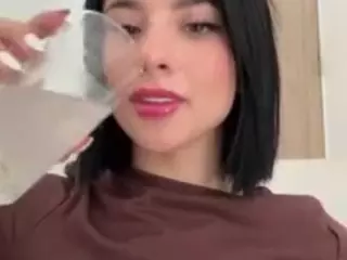 Kira Lopez's Live Sex Cam Show