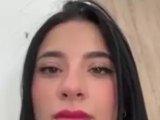 Kira Lopez's Live Sex Cam Show