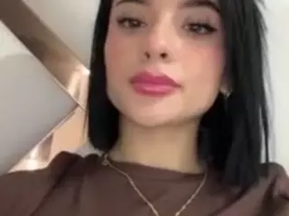 Kira Lopez's Live Sex Cam Show