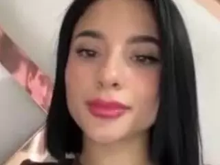 Kira Lopez's Live Sex Cam Show