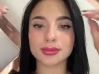 Kira Lopez's Live Sex Cam Show