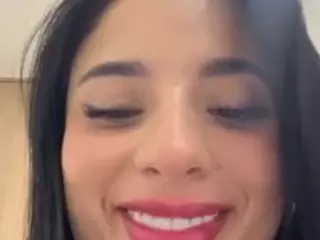 Kira Lopez's Live Sex Cam Show
