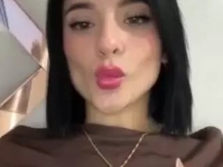 Kira Lopez's Live Sex Cam Show