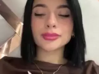 Kira Lopez's Live Sex Cam Show