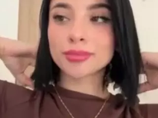 Kira Lopez's Live Sex Cam Show