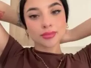 Kira Lopez's Live Sex Cam Show