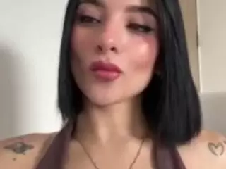 Kira Lopez's Live Sex Cam Show