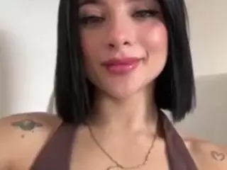 Kira Lopez's Live Sex Cam Show