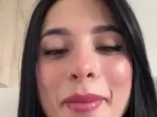 Kira Lopez's Live Sex Cam Show