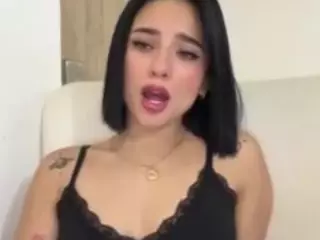 Kira Lopez's Live Sex Cam Show