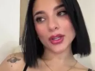 Kira Lopez's Live Sex Cam Show