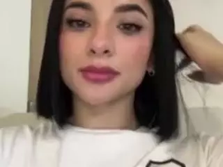 Kira Lopez's Live Sex Cam Show