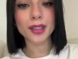 Kira Lopez's Live Sex Cam Show