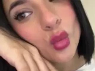 Kira Lopez's Live Sex Cam Show