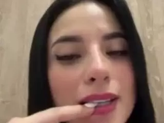 Kira Lopez's Live Sex Cam Show