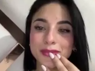 Kira Lopez's Live Sex Cam Show