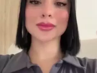 Kira Lopez's Live Sex Cam Show