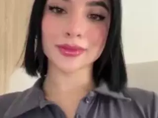 Kira Lopez's Live Sex Cam Show