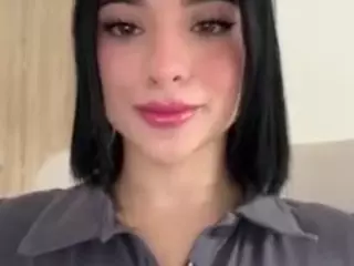 Kira Lopez's Live Sex Cam Show