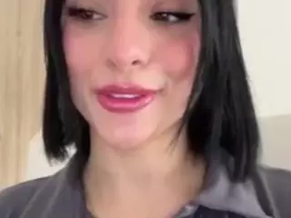 Kira Lopez's Live Sex Cam Show