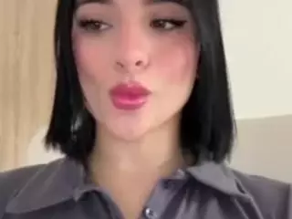 Kira Lopez's Live Sex Cam Show