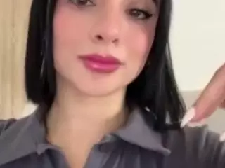 Kira Lopez's Live Sex Cam Show