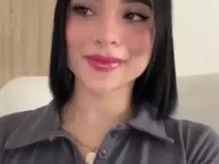 Kira Lopez's Live Sex Cam Show