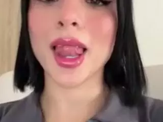Kira Lopez's Live Sex Cam Show