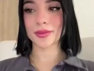 Kira Lopez's Live Sex Cam Show