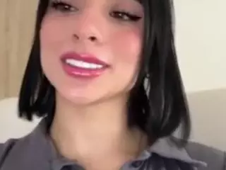 Kira Lopez's Live Sex Cam Show