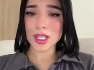 Kira Lopez's Live Sex Cam Show