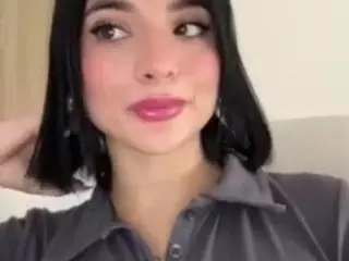 Kira Lopez's Live Sex Cam Show