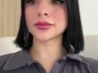 Kira Lopez's Live Sex Cam Show