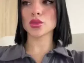 Kira Lopez's Live Sex Cam Show