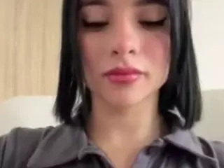 Kira Lopez's Live Sex Cam Show