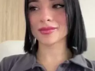 Kira Lopez's Live Sex Cam Show