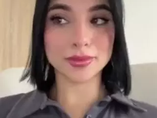 Kira Lopez's Live Sex Cam Show
