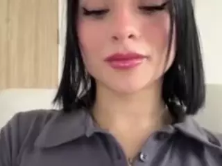 Kira Lopez's Live Sex Cam Show