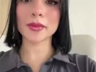 Kira Lopez's Live Sex Cam Show