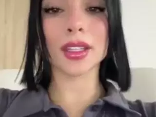 Kira Lopez's Live Sex Cam Show