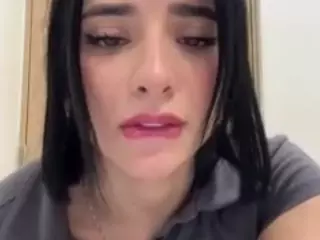 Kira Lopez's Live Sex Cam Show