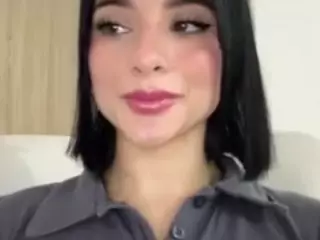 Kira Lopez's Live Sex Cam Show